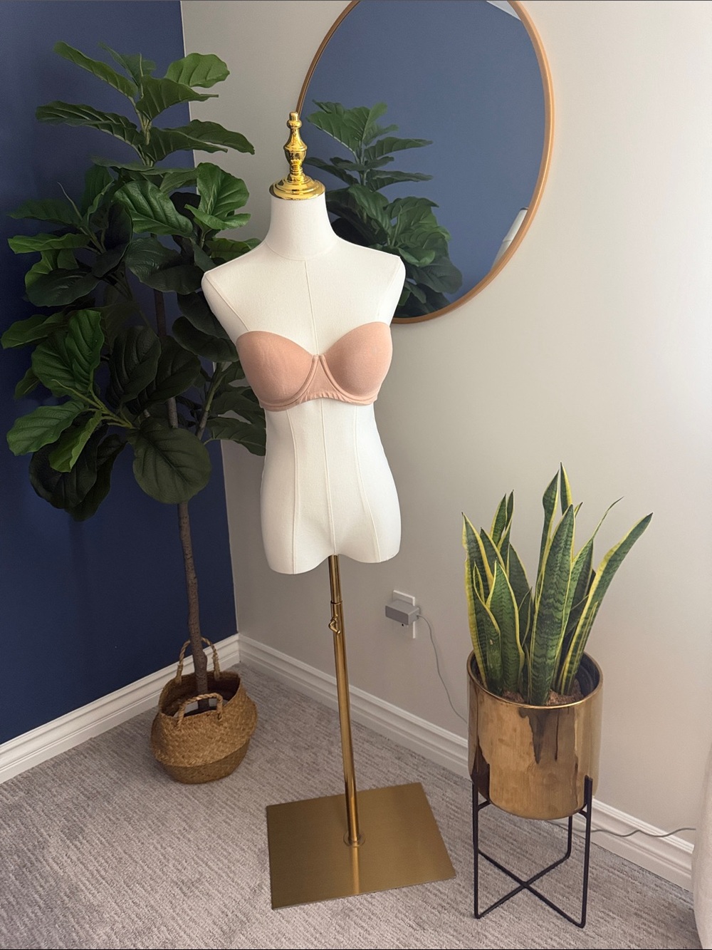 Victorias Secret Strapless Nude Seamless Bandeau Bra
